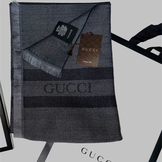 グッチ(Gucci)の【最終値下げ】GUCCI ウール100%グレー　マフラー(マフラー)