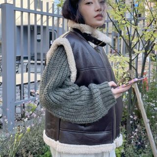 スタイルナンダ(STYLENANDA)のフェイクムートンベスト(ムートンコート)