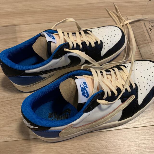 NIKE(ナイキ)のTravis Scott × fragment エアジョーダン１LOW メンズの靴/シューズ(スニーカー)の商品写真