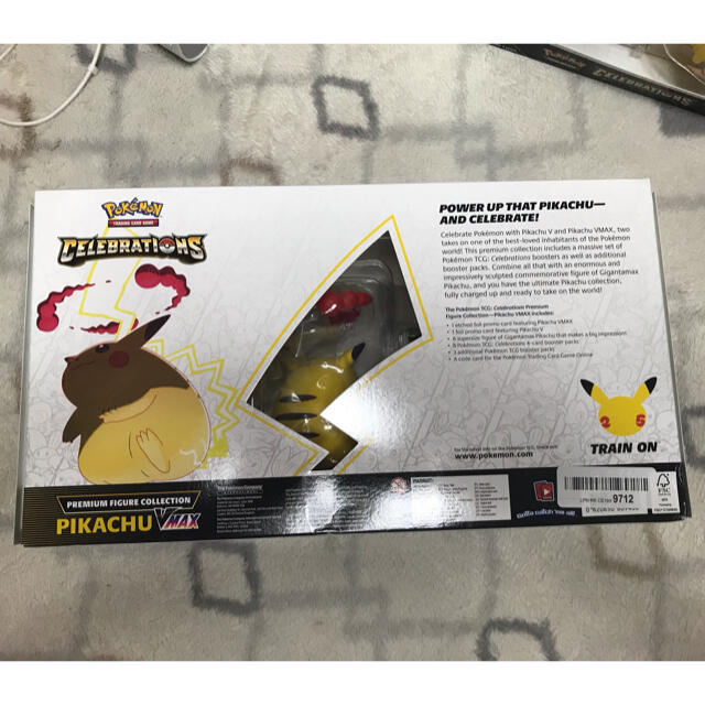 ポケモン TCG セレブレーションズ プレミアム ピカチュウ VMAX ポケモン TCG セレブレーションズ プレミアム ピカチュウ VMAX