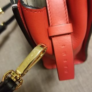 Marni - MARNI 本革 ショルダーバッグ 黒 赤 ピンクの通販 by