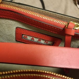 Marni - MARNI 本革 ショルダーバッグ 黒 赤 ピンクの通販 by