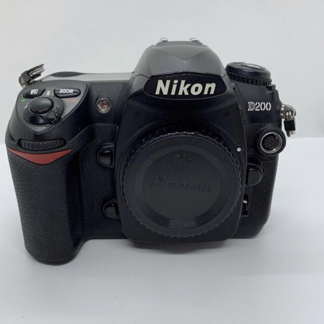 Nikon  D200