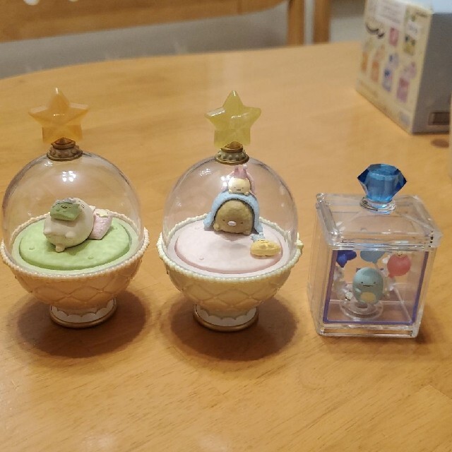 すみっコぐらし　フィギュアセット　おとまり　ハーバリウム　とんかつ　ねこ　とかげ エンタメ/ホビーのおもちゃ/ぬいぐるみ(キャラクターグッズ)の商品写真