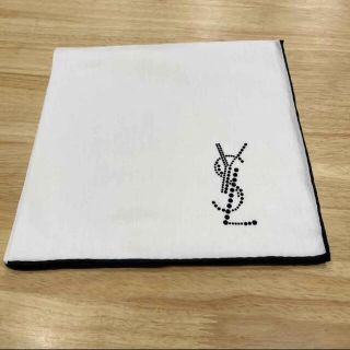 イヴサンローランボーテ(Yves Saint Laurent Beaute)の新品　イヴサンローラン   ハンカチ　ストーン付き(ハンカチ)