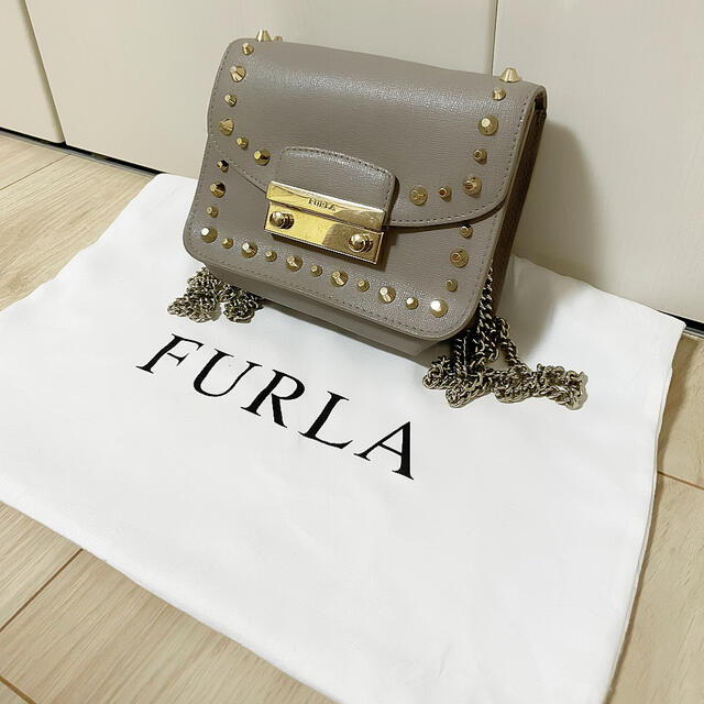 Furla(フルラ)の☆フルラ メトロポリス ショルダーバッグ レザー グレージュ スタッズ☆ レディースのバッグ(ショルダーバッグ)の商品写真