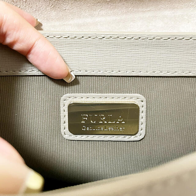 Furla(フルラ)の☆フルラ メトロポリス ショルダーバッグ レザー グレージュ スタッズ☆ レディースのバッグ(ショルダーバッグ)の商品写真