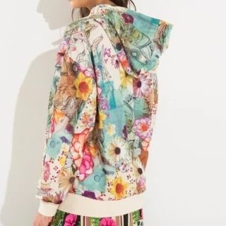 松村沙友理着用 adidas originals×FARM花柄パーカー 老舗質屋