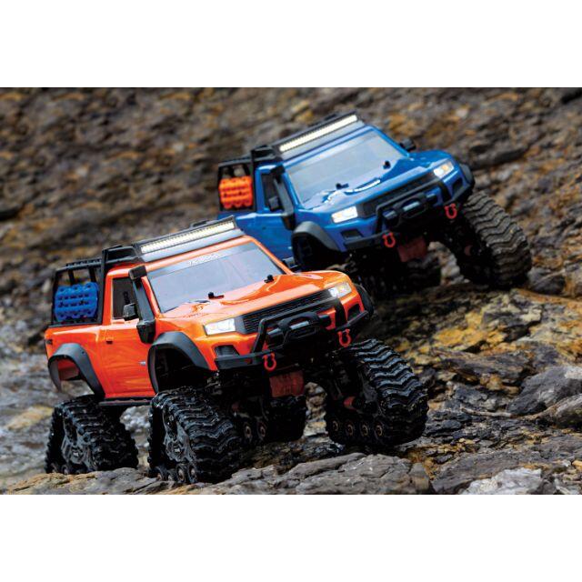 トラクサス　1/10　TRX4　 TRAXX　RTR　LEDライト付　オレンジ エンタメ/ホビーのおもちゃ/ぬいぐるみ(ホビーラジコン)の商品写真