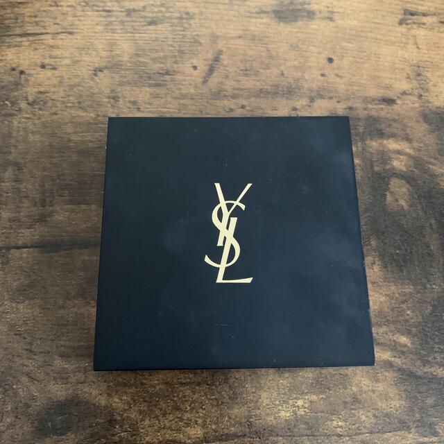 Yves Saint Laurent Beaute(イヴサンローランボーテ)のイヴ・サンローラン　フェイスパウダー コスメ/美容のベースメイク/化粧品(フェイスパウダー)の商品写真