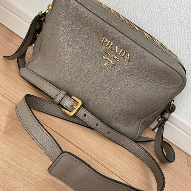 匿名配送 翌日発送 PRADA ダブルジップショルダーバッグ