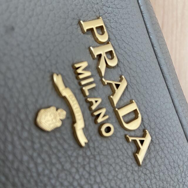 PRADA(プラダ)のPRADA ダブルジップレザー　ショルダーバッグ レディースのバッグ(ショルダーバッグ)の商品写真