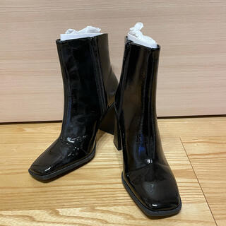 エイチアンドエム(H&M)の【新品未使用】H&M ショートブーツ 黒 39サイズ(24.5〜25.0cm)(ブーツ)