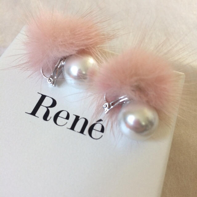 René(ルネ)のRene♡ミンクパールイヤリング レディースのアクセサリー(イヤリング)の商品写真