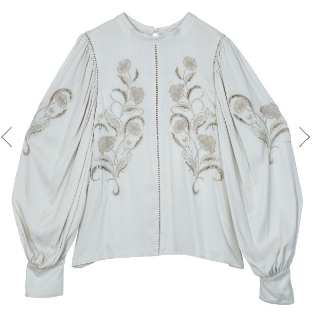 Ameri VINTAGE(アメリヴィンテージ)のアメリヴィンテージ  LADY EMBROIDERY PUFF BLOUSE レディースのワンピース(ロングワンピース/マキシワンピース)の商品写真