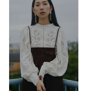 アメリヴィンテージ(Ameri VINTAGE)のアメリヴィンテージ  LADY EMBROIDERY PUFF BLOUSE(ロングワンピース/マキシワンピース)