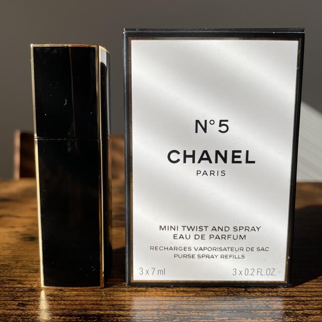 CHANEL(シャネル)のCHANEL ミニツイストスプレー　5番　オードゥパルファム コスメ/美容の香水(香水(女性用))の商品写真
