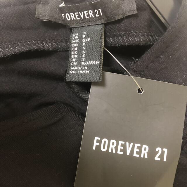 FOREVER 21(フォーエバートゥエンティーワン)の【期間限定お値下げ】まとめ買い 新品タグ付forever21 Bershka他 レディースのワンピース(ひざ丈ワンピース)の商品写真