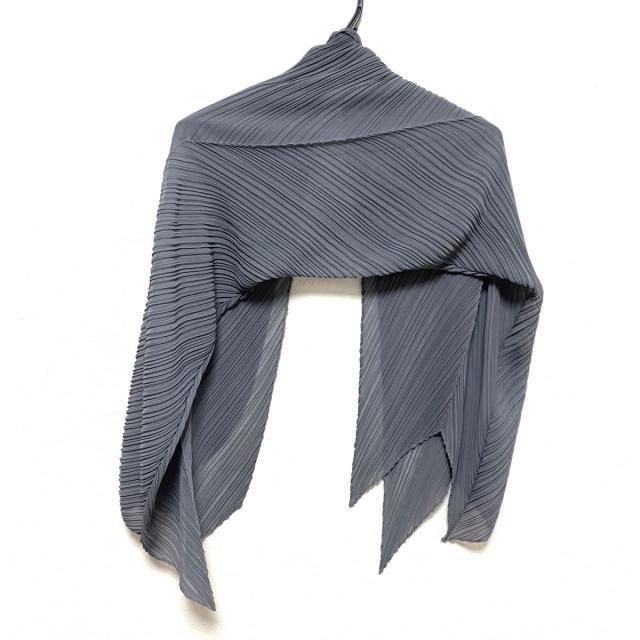 PLEATS PLEASE ISSEY MIYAKE(プリーツプリーズイッセイミヤケ)のプリーツプリーズ ストール(ショール)美品  レディースのファッション小物(マフラー/ショール)の商品写真