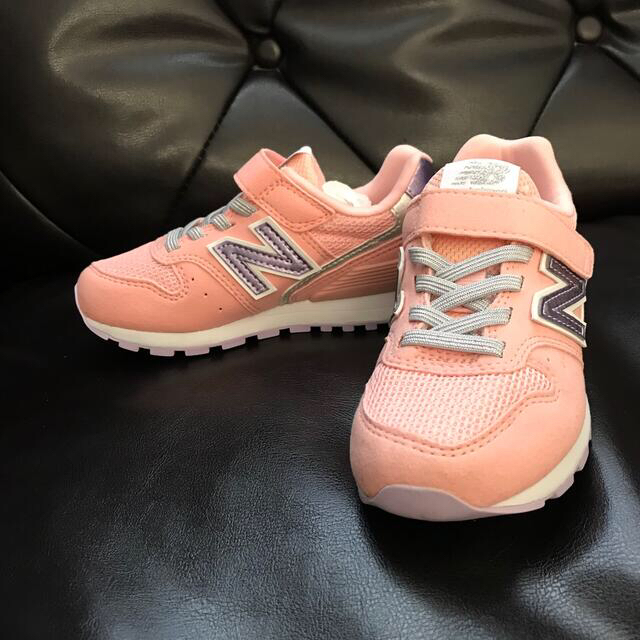 New Balance(ニューバランス)の☆新品未使用☆ニューバランス　スニーカー　靴 キッズ/ベビー/マタニティのキッズ靴/シューズ(15cm~)(スニーカー)の商品写真