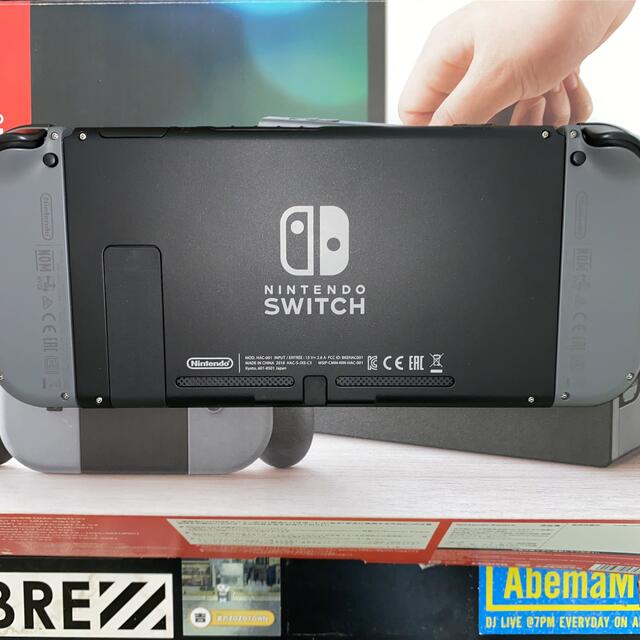 Nintendo Switch(ニンテンドースイッチ)の任天堂スイッチ　Nintendo Switch　本体　ほぼ新品　 エンタメ/ホビーのゲームソフト/ゲーム機本体(家庭用ゲーム機本体)の商品写真