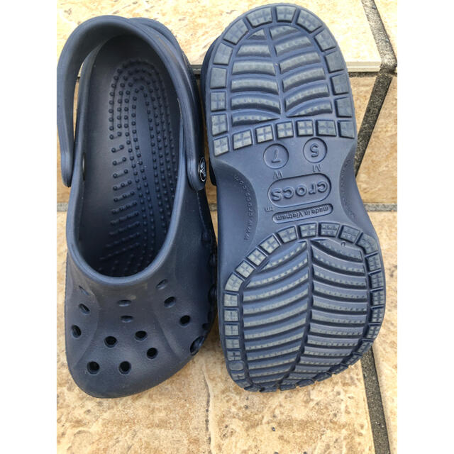 crocs(クロックス)のクロックス　ネイビー レディースの靴/シューズ(サンダル)の商品写真