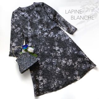 ラピーヌ(LAPINE)の美品 ラピーヌ ロングワンピース 花柄 ブラック ホワイト グレー 黒 白 長袖(ロングワンピース/マキシワンピース)