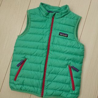 パタゴニア(patagonia)のパタゴニア 4T  ダウンベスト(ジャケット/上着)