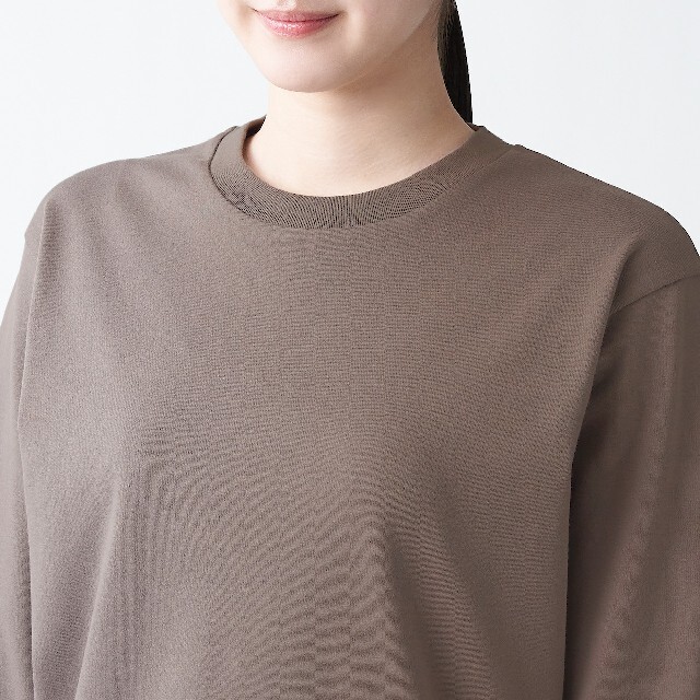 MUJI (無印良品)(ムジルシリョウヒン)のグレイッシュブラウン　シャツ　長袖　ユニクロ　GU GAP ZARA お好きな方 レディースのトップス(カットソー(長袖/七分))の商品写真