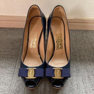 サルヴァトーレフェラガモ(Salvatore Ferragamo)のフェラガモ ferragamo オープントゥパンプス(ハイヒール/パンプス)