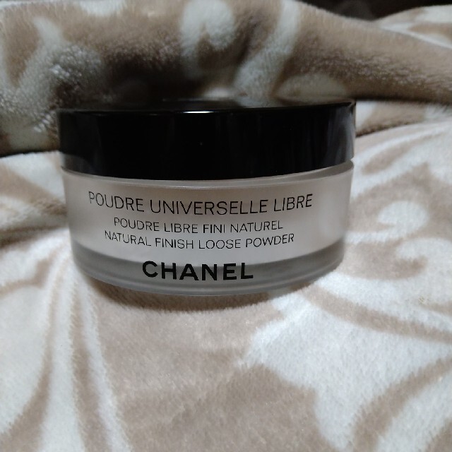 CHANEL　プードゥルユニヴェルセルリーブル　N 10