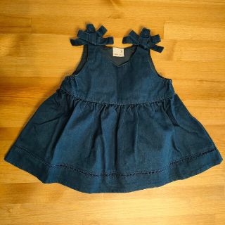 プティマイン(petit main)の【美品】プティマイン　デニムワンピース　80　ベビー服　女の子♪(ワンピース)