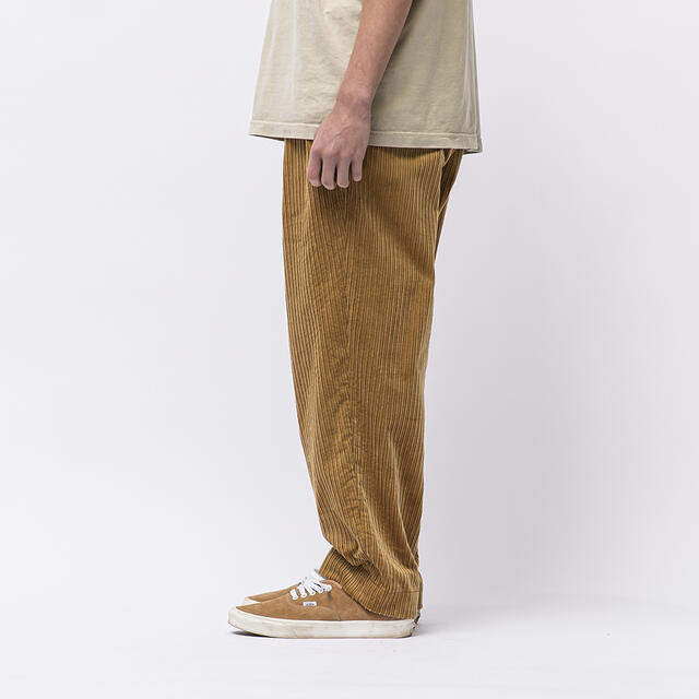 W)taps(ダブルタップス)のWTAPS TUCK 02 TROUSERS CORDUROY 黒 メンズのパンツ(ワークパンツ/カーゴパンツ)の商品写真