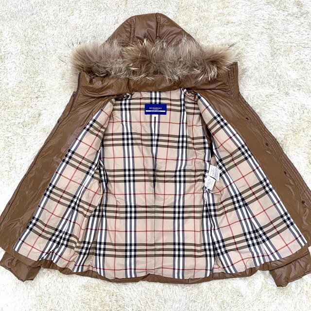 BURBERRY BLUE LABEL(バーバリーブルーレーベル)の【極美品】バーバリーブルーレーベル ダウンジャケット 40 タヌキファー レディースのジャケット/アウター(ダウンジャケット)の商品写真