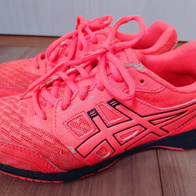 asics(アシックス)のアシックス　スニーカー　23.5cm ジュニア キッズ/ベビー/マタニティのキッズ靴/シューズ(15cm~)(スニーカー)の商品写真