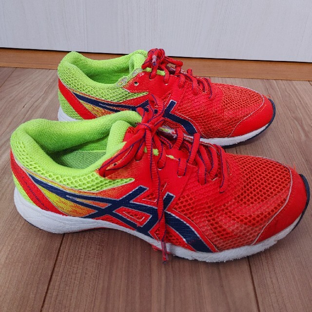 asics(アシックス)のアシックス　スニーカー　23cm ジュニア キッズ/ベビー/マタニティのキッズ靴/シューズ(15cm~)(スニーカー)の商品写真