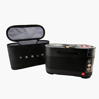 テスラ tesla タイヤ リペアキット 純正 新品未開封