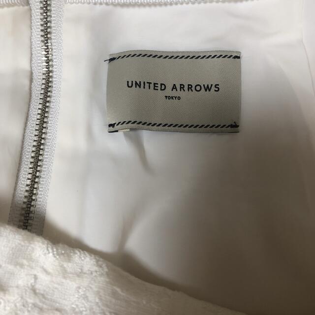 UNITED ARROWS(ユナイテッドアローズ)のユナイテッドアローズ　膝丈スカート　白 レディースのスカート(ひざ丈スカート)の商品写真