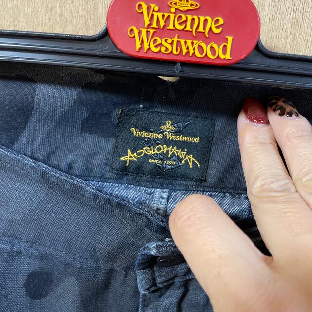 Vivienne Westwood(ヴィヴィアンウエストウッド)のviviennewestwood ANGLOMANIA 迷彩オーブパンツ レディースのパンツ(カジュアルパンツ)の商品写真