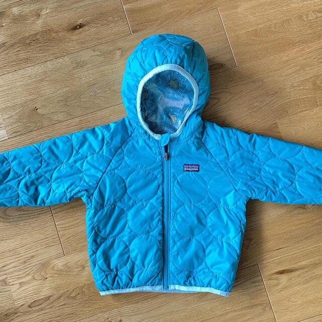 patagonia(パタゴニア)の【セール】patagonia 花柄　リバーシブルダウン キッズ/ベビー/マタニティのキッズ服女の子用(90cm~)(ジャケット/上着)の商品写真