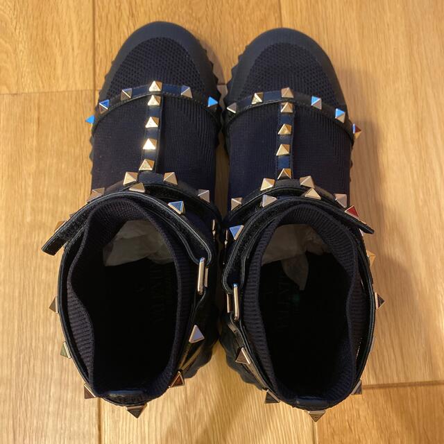 VALENTINO(ヴァレンティノ)のヴァレンティノ　VALENTINO 黒スタッズスニーカー レディースの靴/シューズ(スニーカー)の商品写真