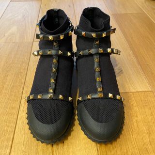 ヴァレンティノ(VALENTINO)のヴァレンティノ　VALENTINO 黒スタッズスニーカー(スニーカー)