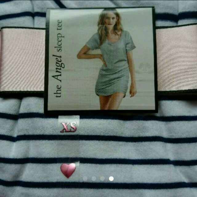 Victoria's Secret(ヴィクトリアズシークレット)のヴィクトリアシークレット 新品 エンジェルスリープTシャツ レディースのトップス(Tシャツ(半袖/袖なし))の商品写真