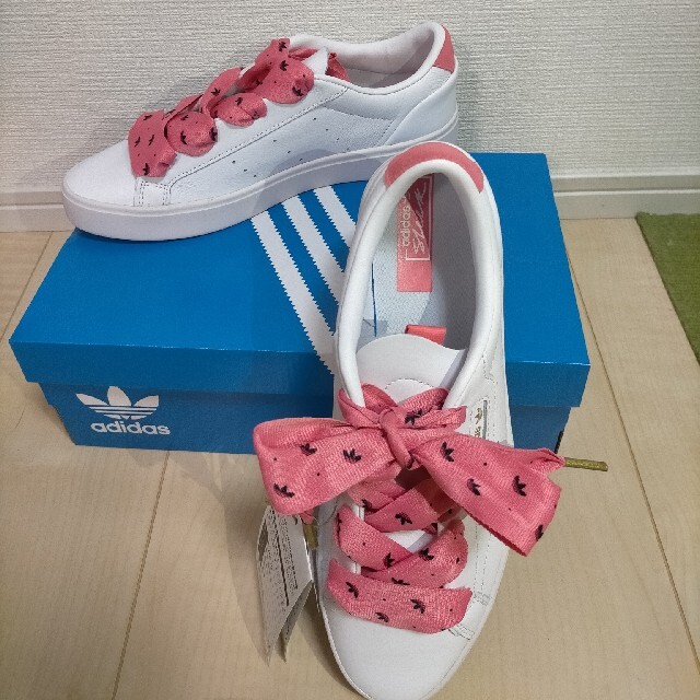 adidas(アディダス)のadidas アディダス スリーク 25.5 ピンク レディース#OHNISH レディースの靴/シューズ(スニーカー)の商品写真