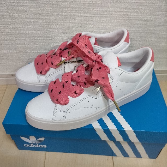 adidas(アディダス)のadidas アディダス スリーク 25.5 ピンク レディース#OHNISH レディースの靴/シューズ(スニーカー)の商品写真