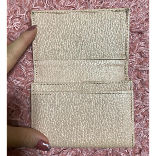 Gucci(グッチ)のGUCCI マーモント　サーモンピンク　カードケース レディースのファッション小物(名刺入れ/定期入れ)の商品写真