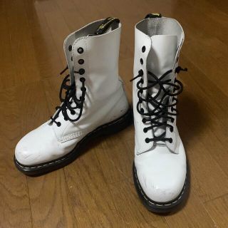 ドクターマーチン(Dr.Martens)の最終値下げ、Dr.Martin10ホールブーツ(ブーツ)