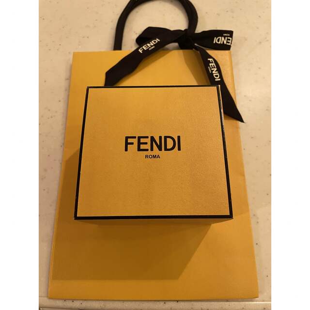 FENDI(フェンディ)の✨FENDI   ピアス　フェンディ✨ショッパー　リボン付き レディースのアクセサリー(ピアス)の商品写真