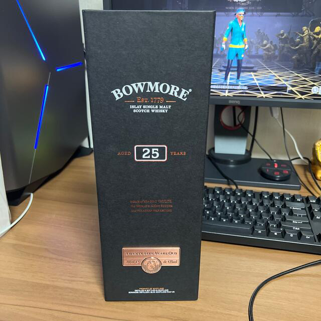 サントリー(サントリー)のボウモア 25年 / BOWMORE 25y 43度 700ml 食品/飲料/酒の酒(ウイスキー)の商品写真