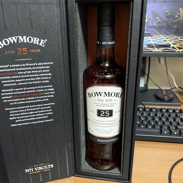 ボウモア 25年 / BOWMORE 25y 43度 700ml 1